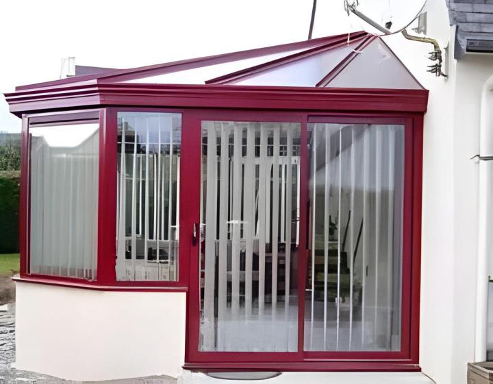 Installation store à bandes verticales Laon